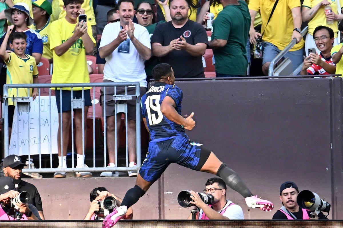 Brasil vence Egito em amistoso de preparação para a Copa do Mundo