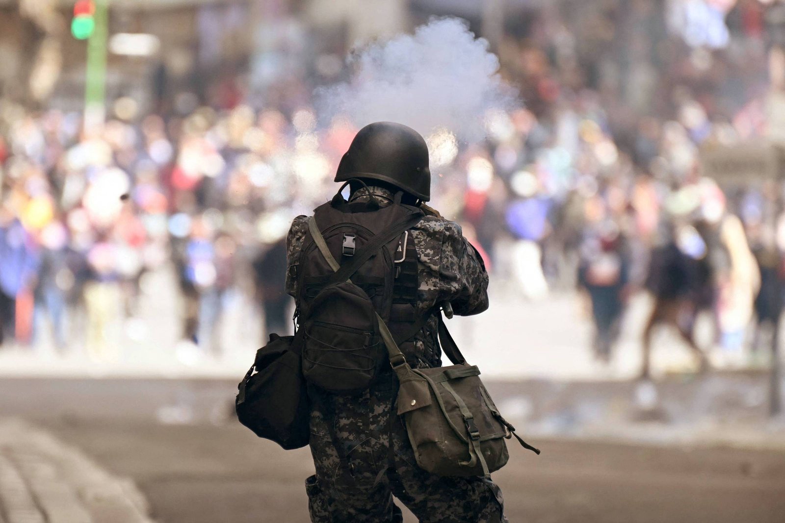 Congresso da Bolívia autoriza uso de militares para desbloquear vias em meio a protestos