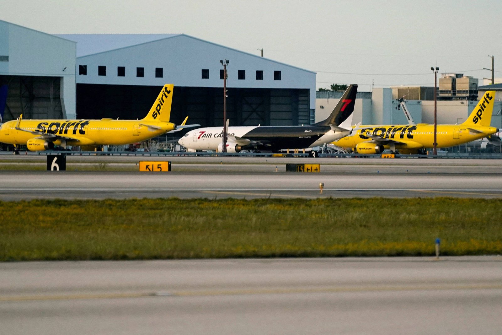 Guerra no Irã provoca aumento de US$ 100 bilhões nos custos de combustível das companhias aéreas