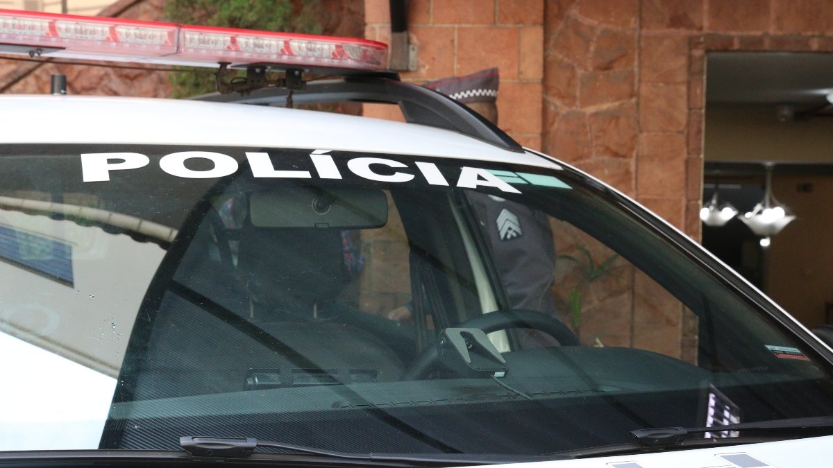 Operação prende chefe de investigadores da polícia de SP por suposta ligação com o PCC