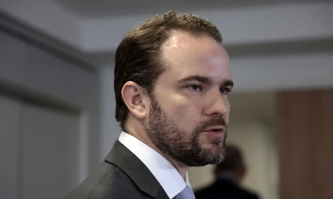 Novo Desenrola já atinge 6 milhões de beneficiados, afirma Dario Durigan