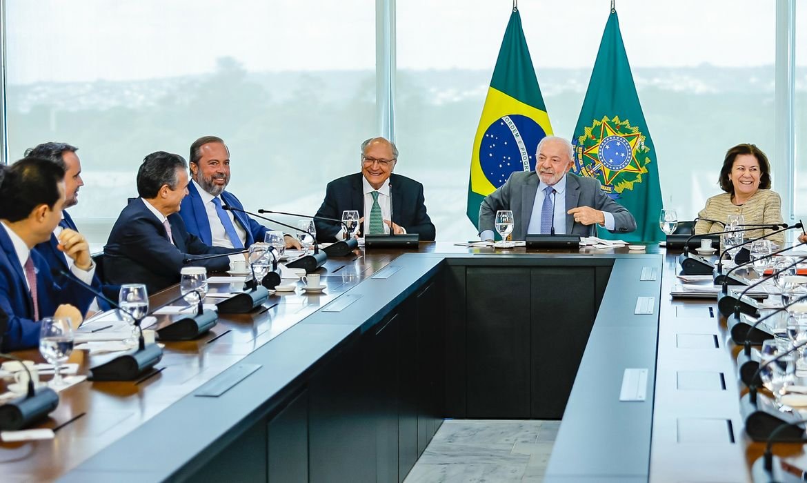 Governo propõe aumento da mistura de etanol na gasolina para até 32%
