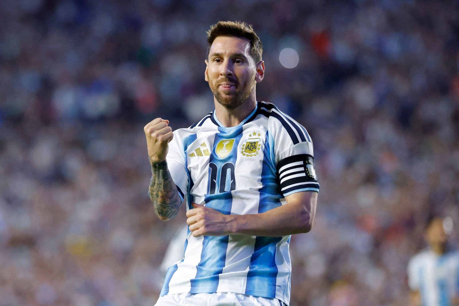 Argentina vence Islândia por 3 a 0 em amistoso com gol de Messi
