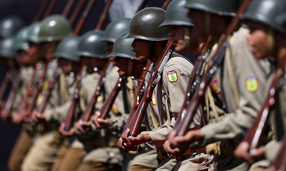 Exército mantém patrulhamento nas fronteiras apesar de bloqueio orçamentário