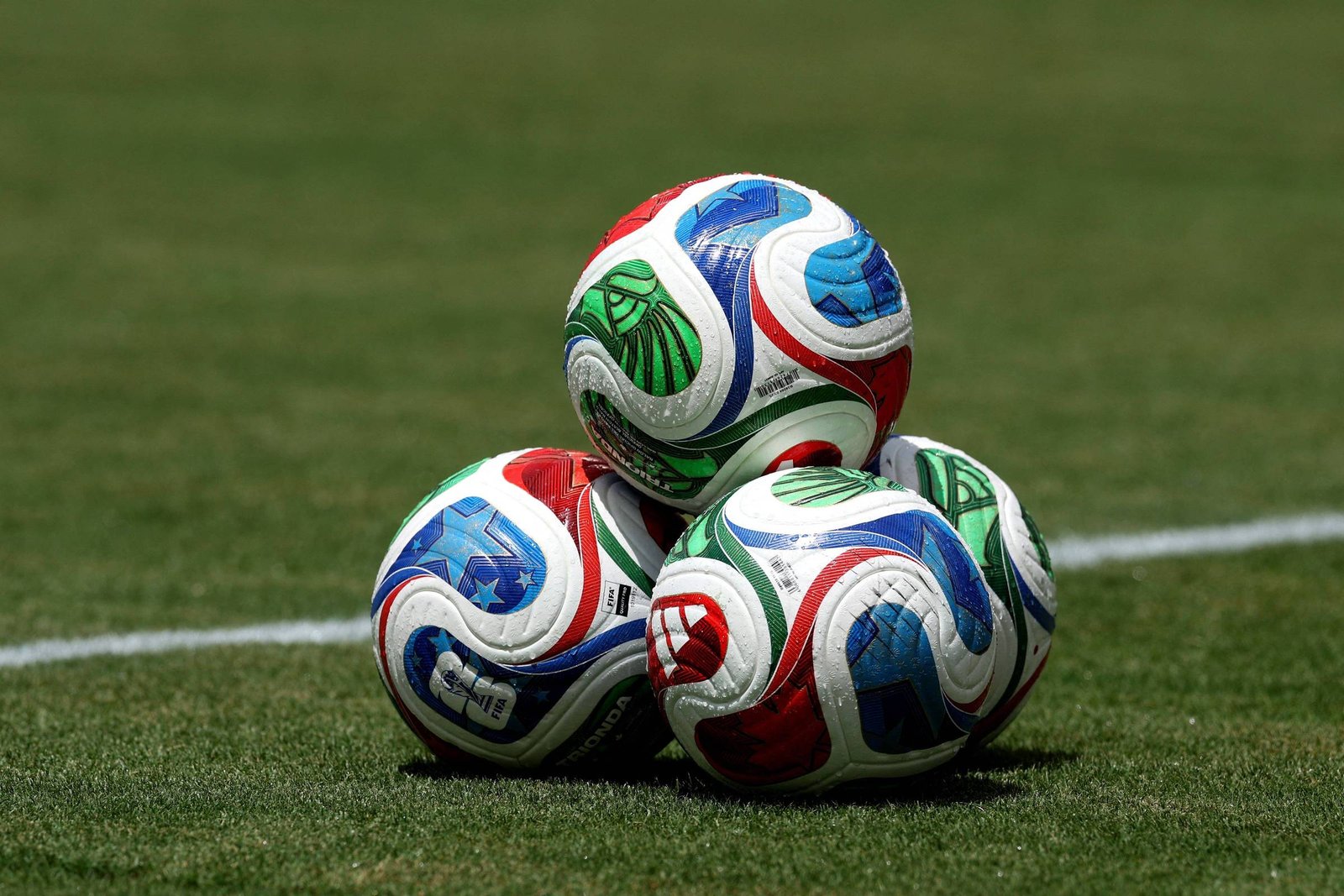 Trionda, bola da Copa do Mundo, apresenta nova tecnologia de chip para aprimorar o VAR