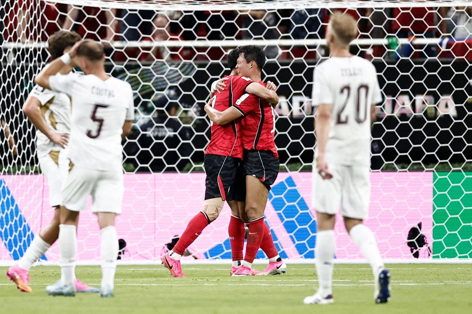 Coreia do Sul vence República Tcheca de virada na estreia da Copa do Mundo