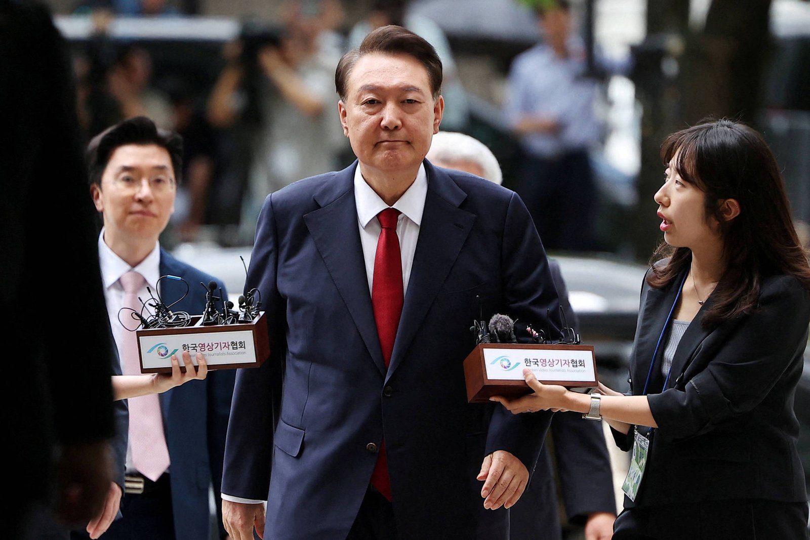 Ex-presidente da Coreia do Sul é condenado a 30 anos por incursão com drones