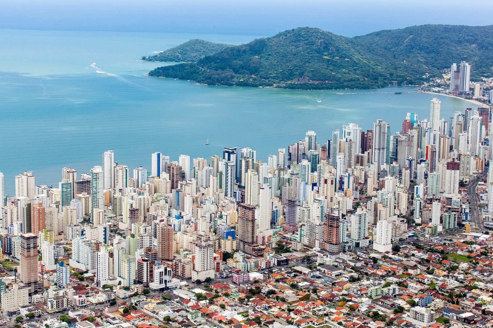 Balneário Camboriú expande verticalização para bairros além da orla