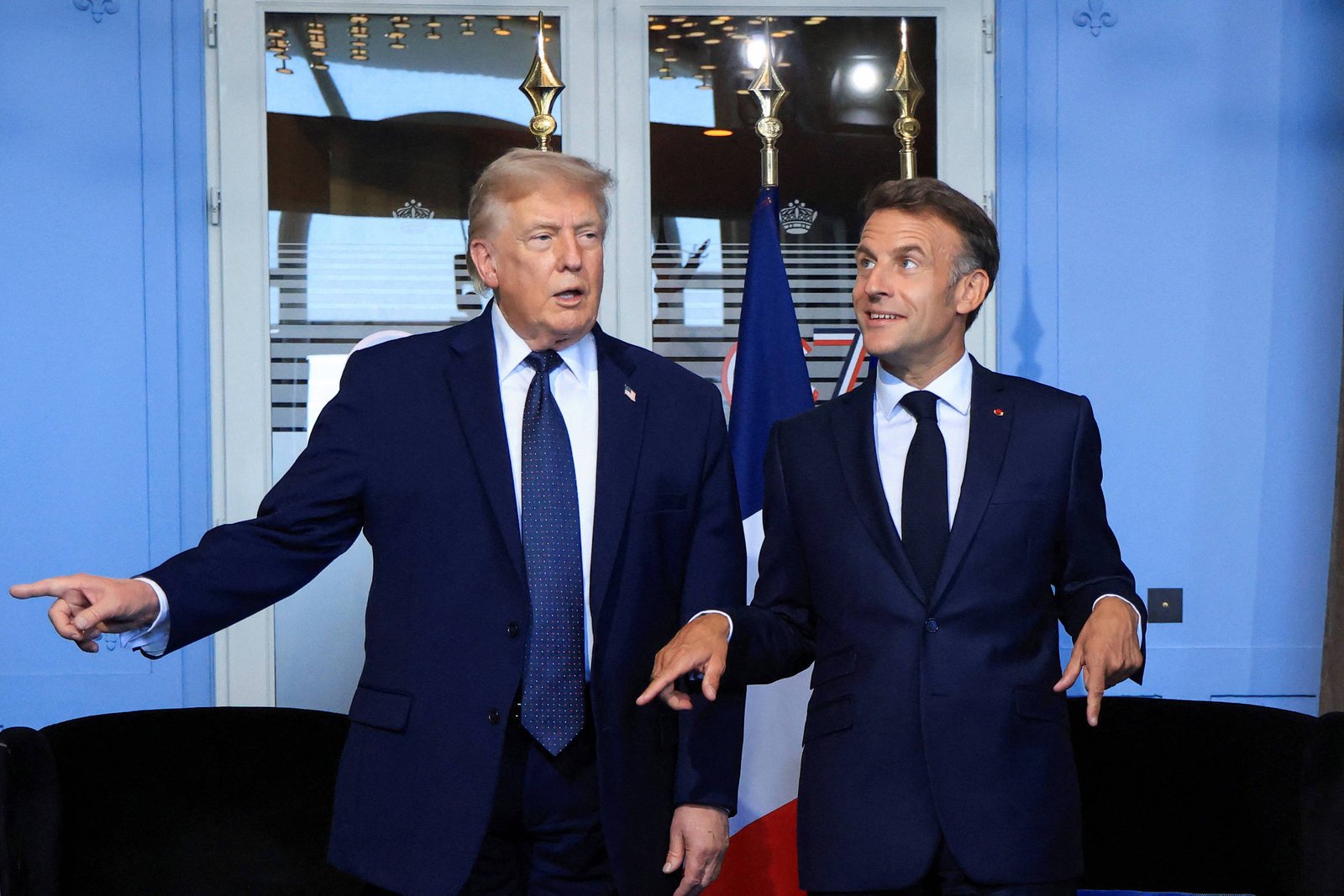 Trump garante que passagem pelo Hormuz será gratuita, enquanto Irã menciona cobrança de taxas