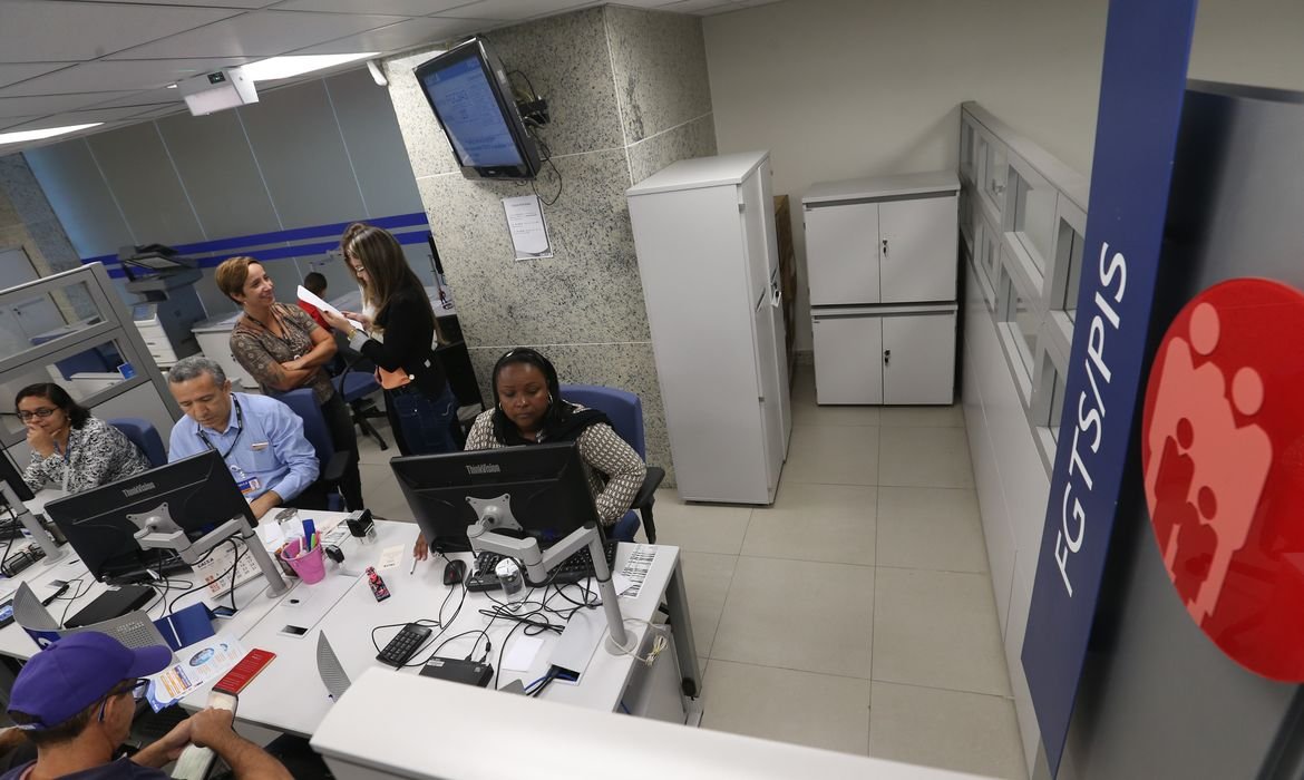 Pagamento do PIS/Pasep para nascidos em julho e agosto ocorre nesta segunda-feira