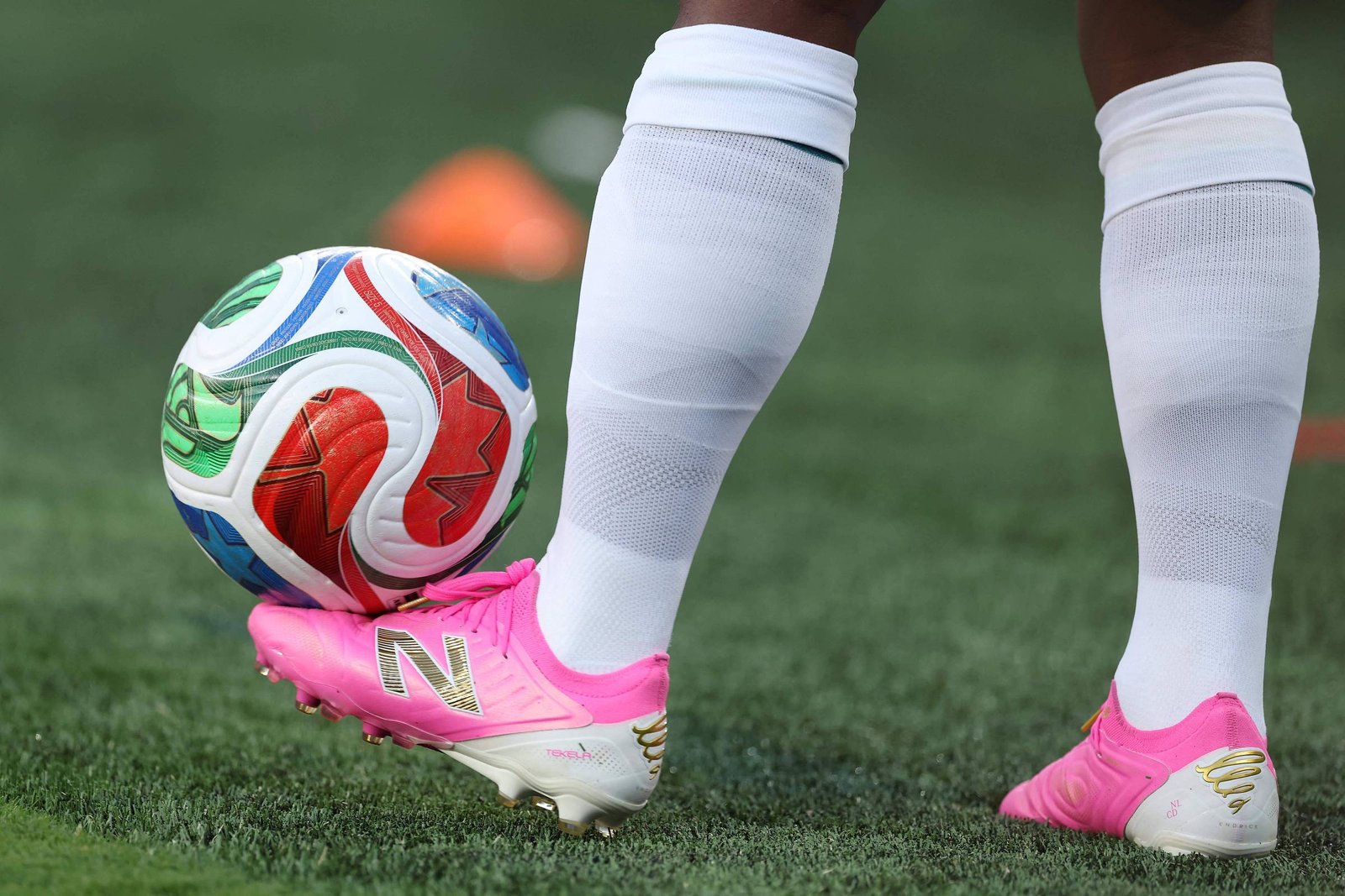 Copa do Mundo 2026: chuteiras rosas dominam o gramado e marcam tendência