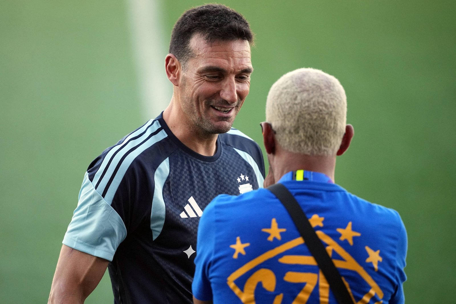 Djalminha expressa decepção com estreia da seleção brasileira e fala sobre amizade com Scaloni