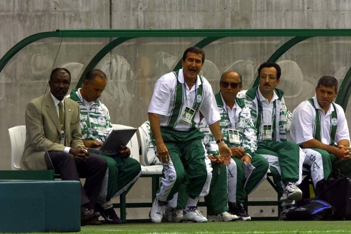 Demissão de técnico tunisiano reaviva lembranças de Parreira durante Copas do Mundo