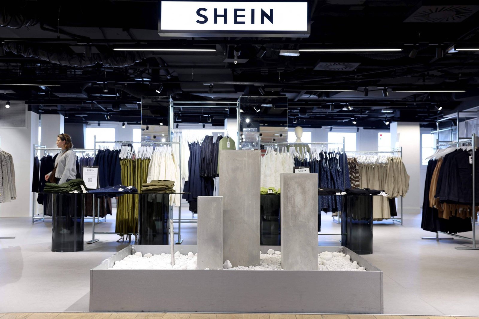 Shein pode fechar sua loja em Paris um ano após a inauguração