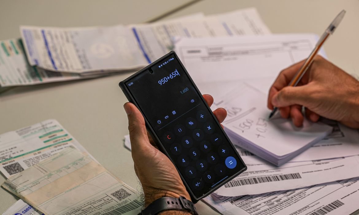 Desenrola atinge 17 mil operações em um mês e ajuda trabalhadores a quitar dívidas