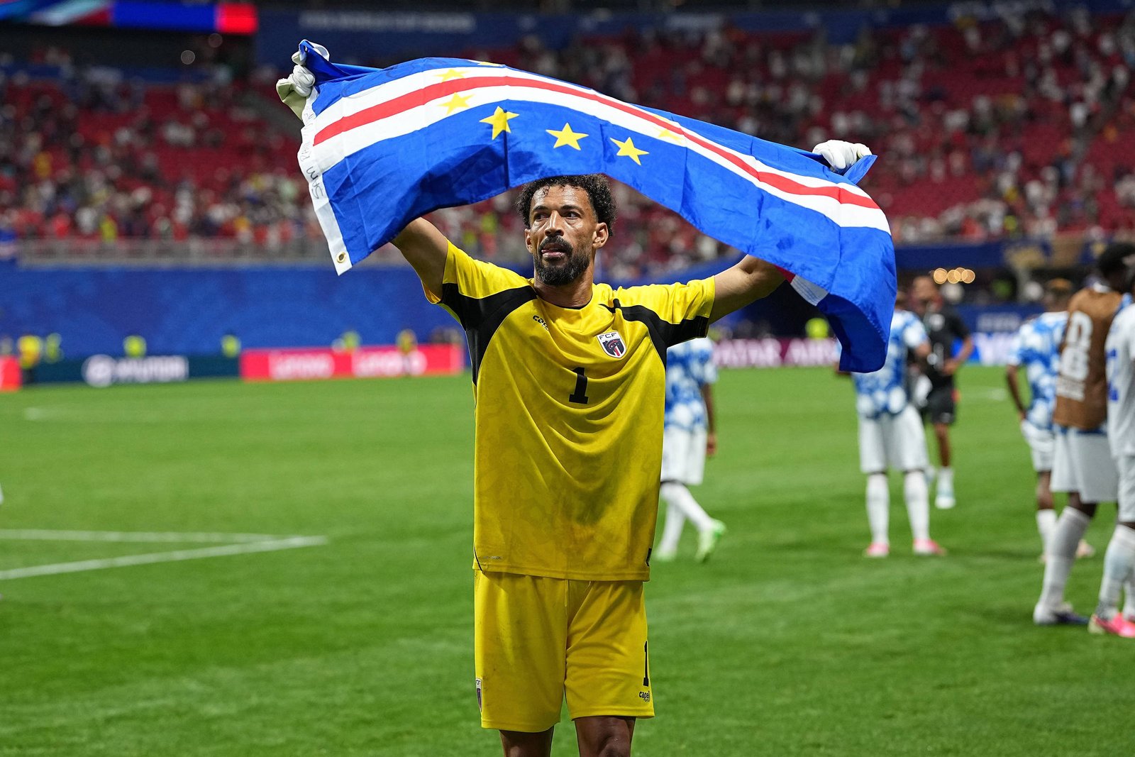 Mãe do goleiro Vozinha recebe visto especial para acompanhar a Copa do Mundo