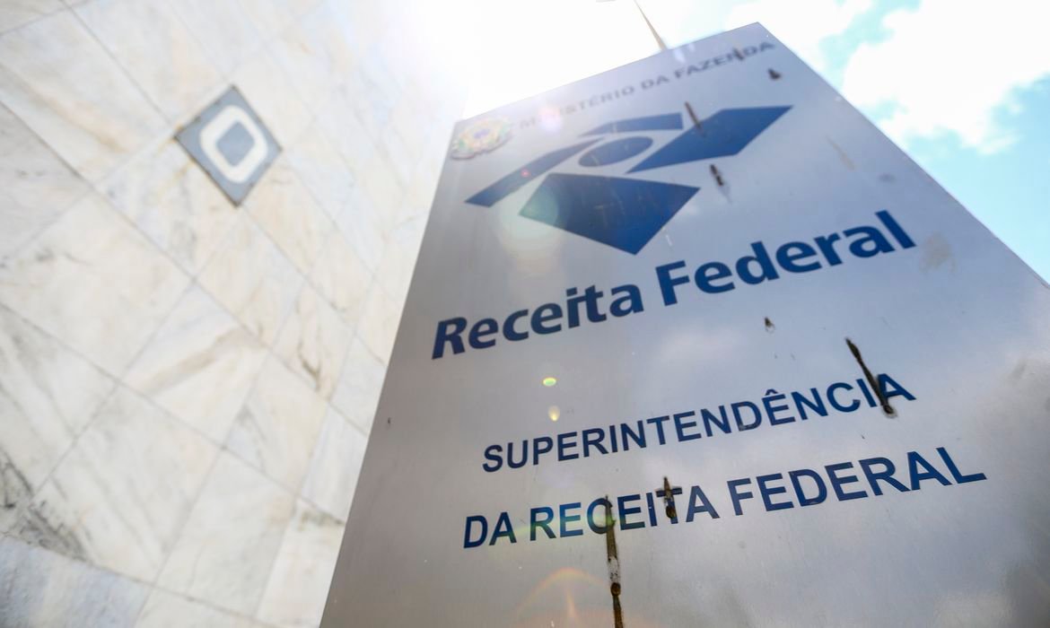Receita Federal anuncia pagamento de lote especial de restituição em julho