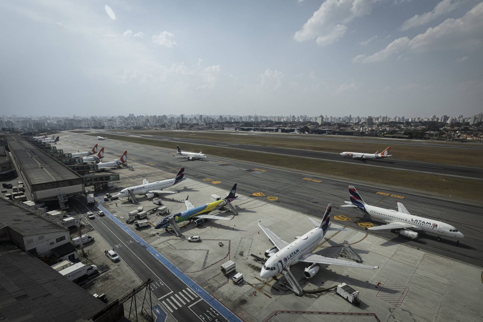 Governo libera R$ 8 bilhões em crédito para companhias aéreas brasileiras
