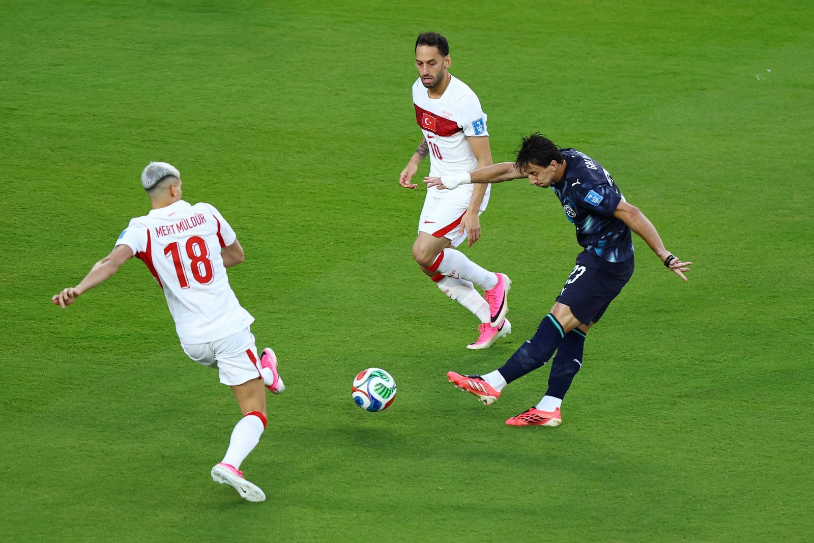 Paraguai marca gol relâmpago e elimina Turquia da Copa do Mundo