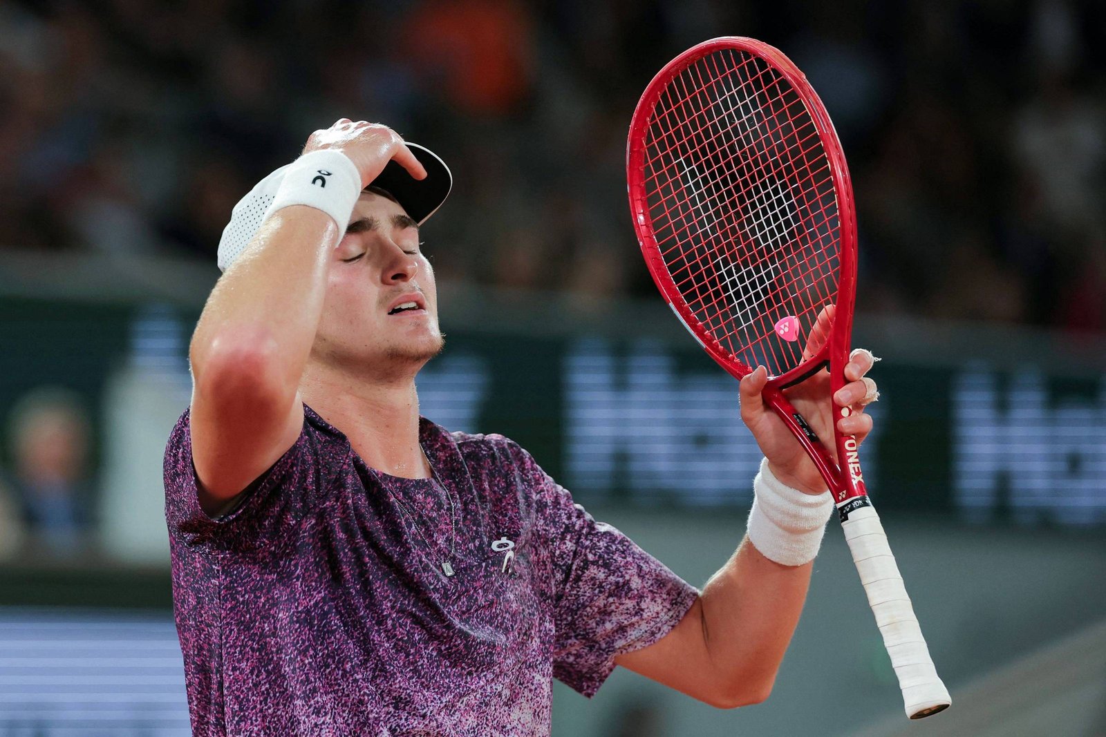 João Fonseca enfrenta dificuldades na grama e deve cair no ranking da ATP