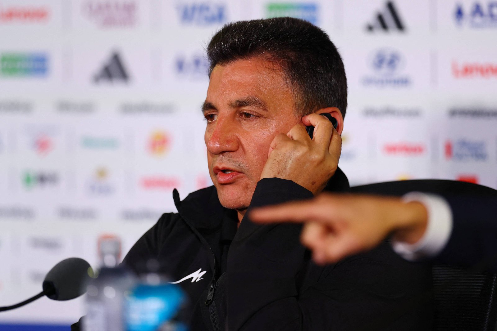 Treinador do Irã critica condições de preparação antes de jogo contra a Bélgica na Copa do Mundo