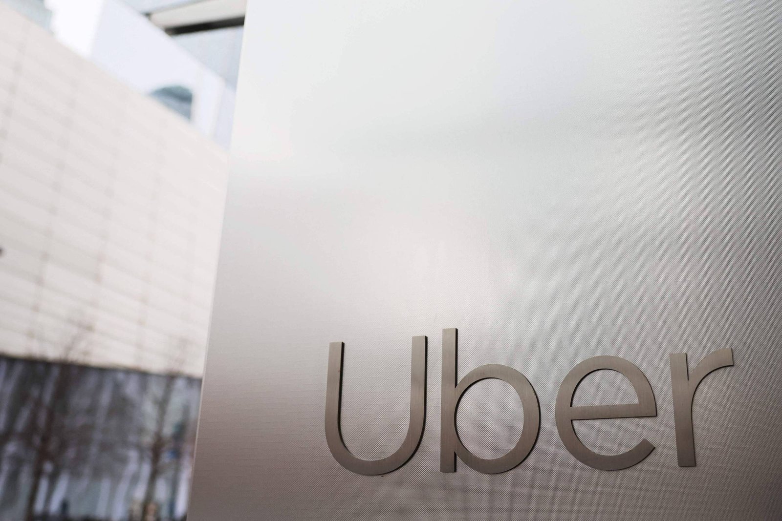 Empresas começam a limitar uso de inteligência artificial devido ao aumento de custos