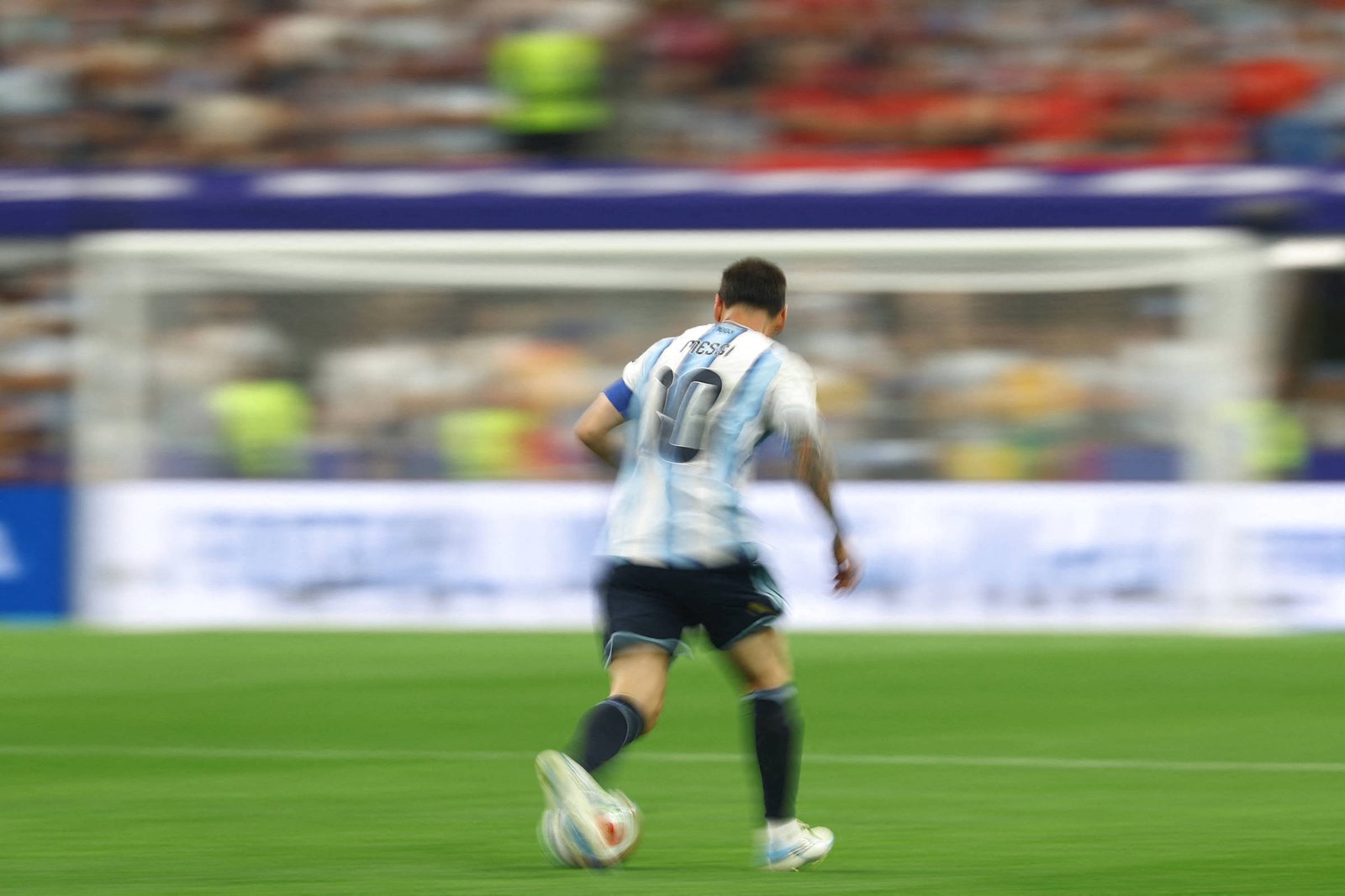 Liberdade excessiva a Messi resulta em penalidades para rivais; confira as estatísticas