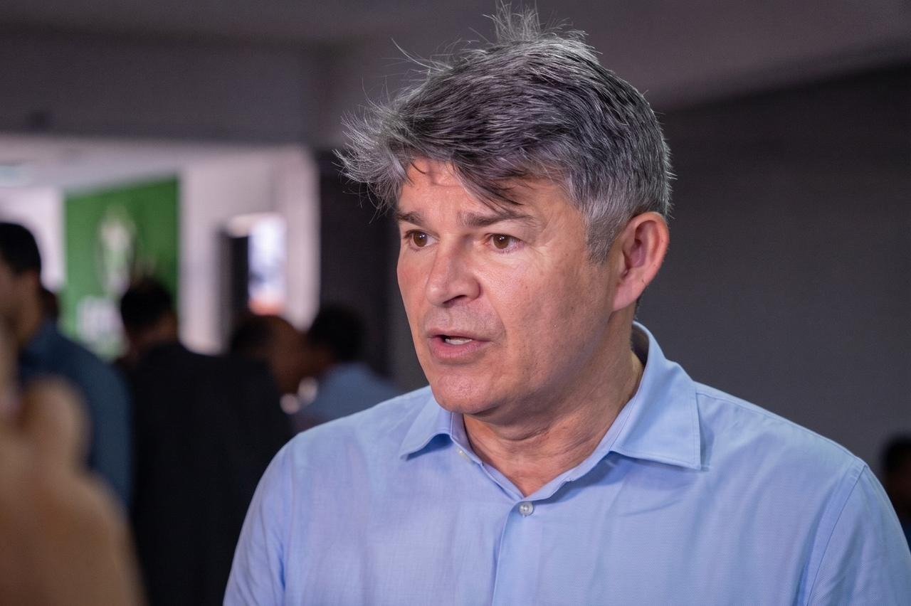 Deputado Zé Medeiros propõe assistência jurídica gratuita para policiais em serviço
