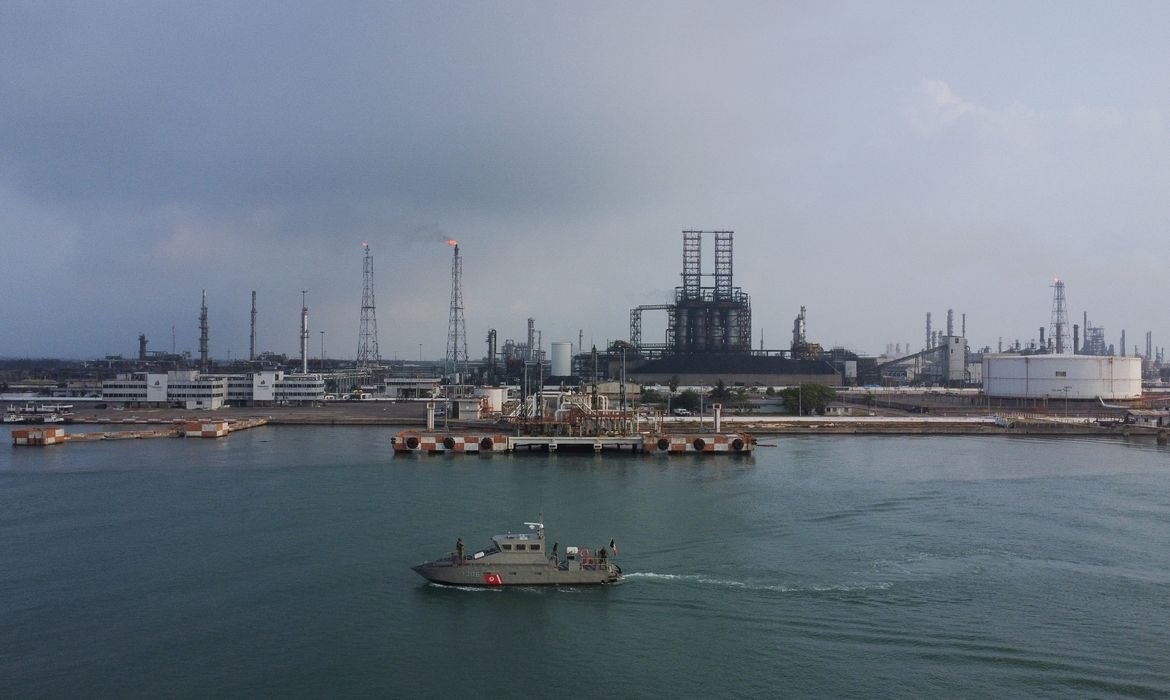 Petrobras e Pemex firmam parceria para exploração de petróleo no Golfo do México