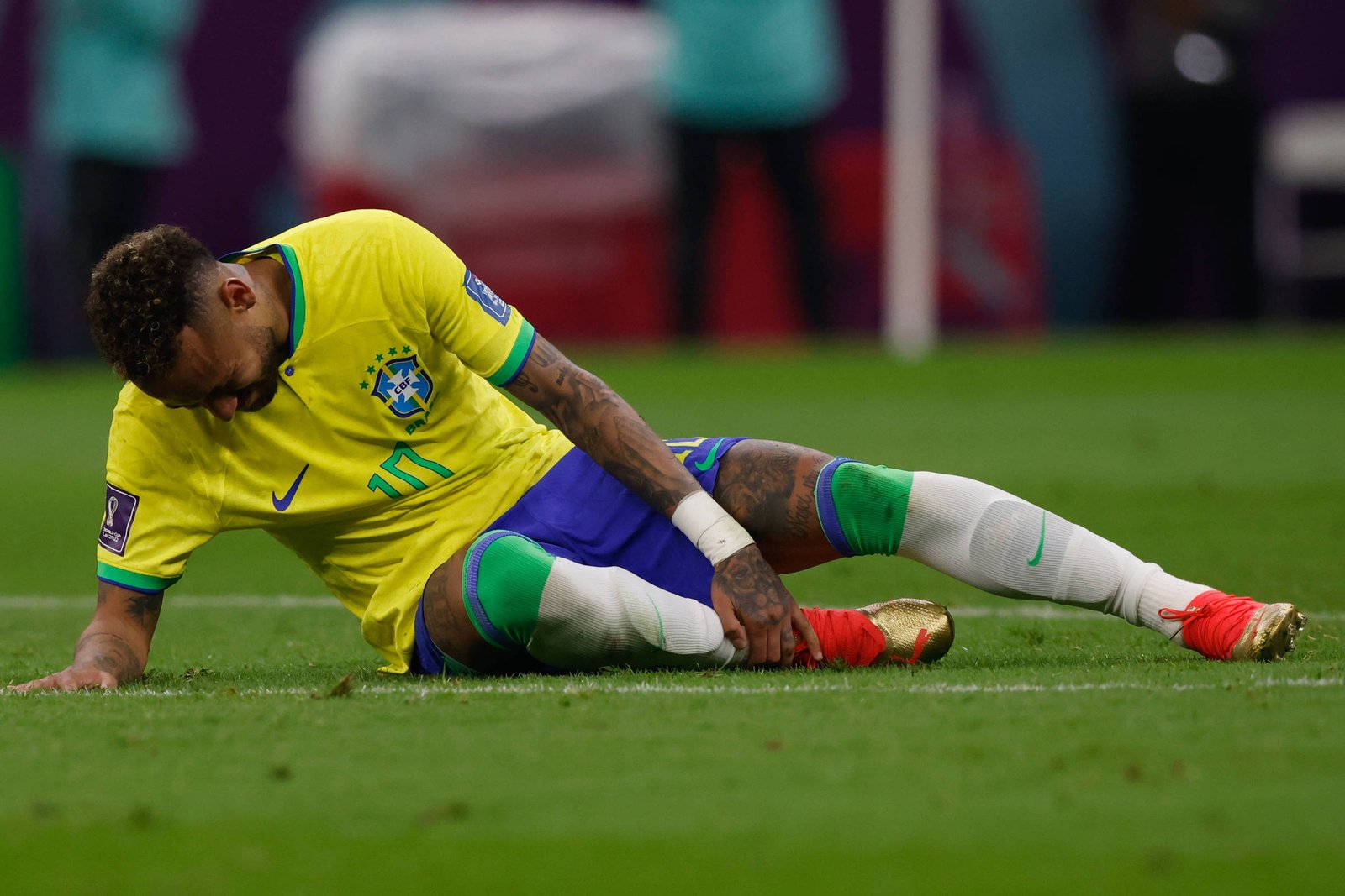 Por que os jogadores de futebol se machucam tanto? Entenda os principais tipos de lesão
