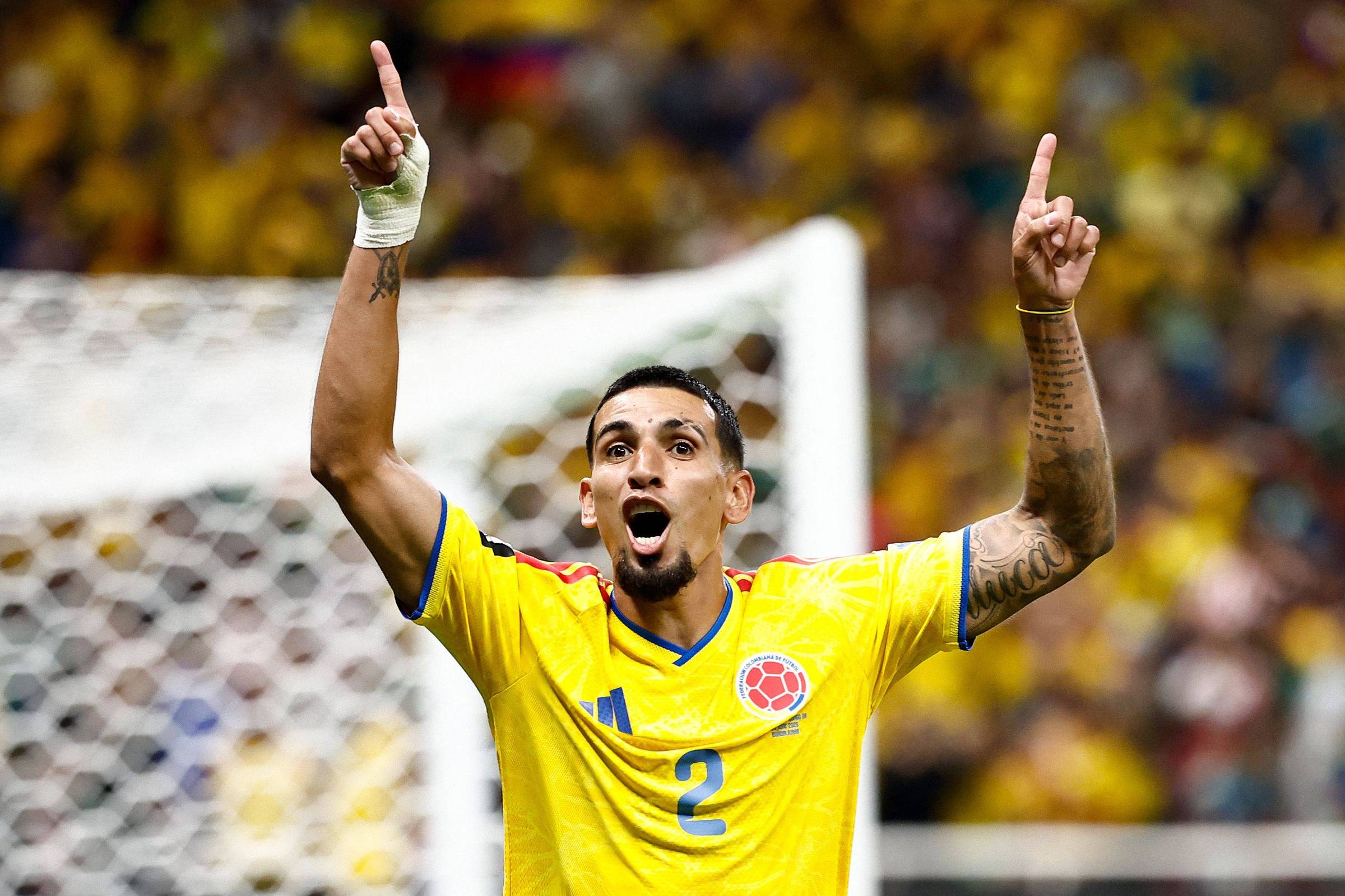 Daniel Muñoz se destaca como herói improvável da Colômbia na Copa do Mundo