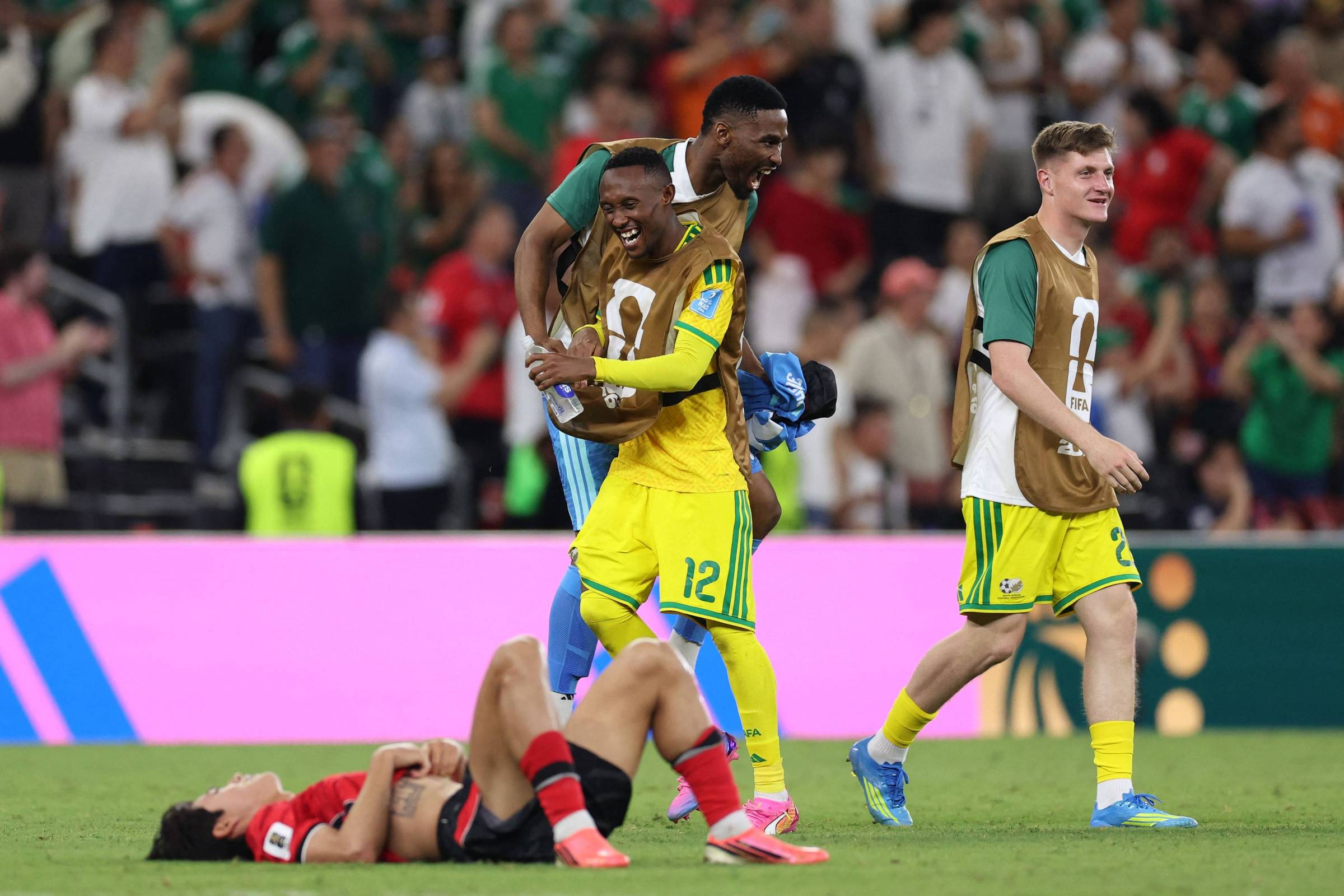 África do Sul avança pela primeira vez ao mata-mata da Copa do Mundo; México garante 100% de aproveitamento