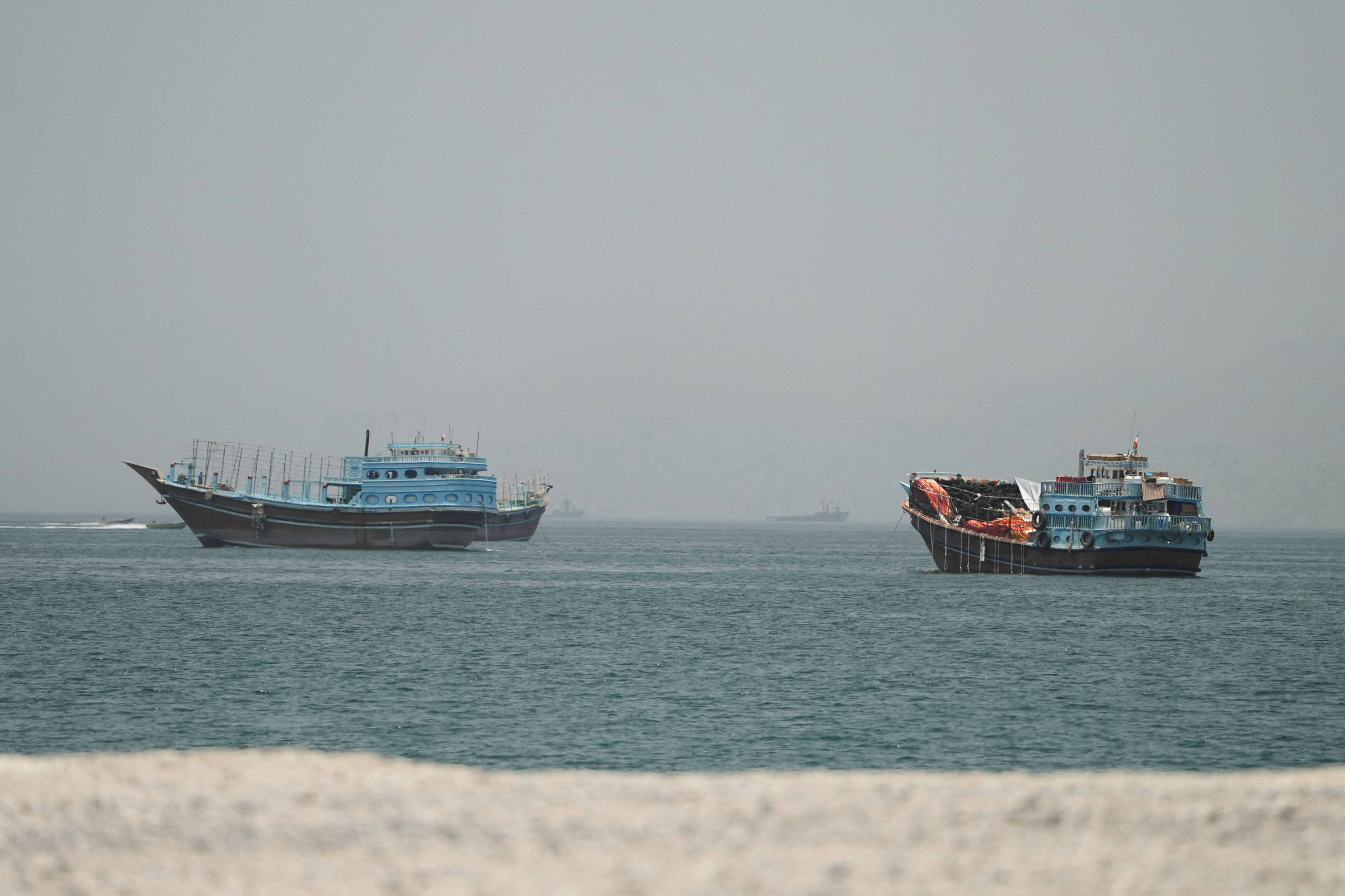 Suspensão do plano de retirada de navios no estreito de Hormuz após ataque no golfo de Omã