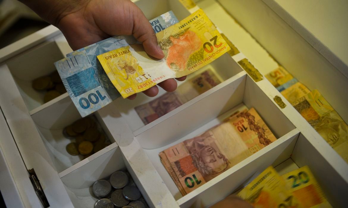 Caixa Econômica Federal inicia pagamento do Bolsa Família para beneficiários com NIS final 8