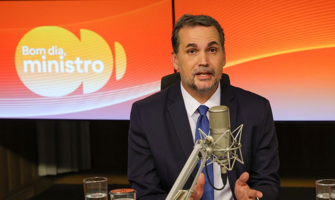 Governo utiliza lucros de exportação para controlar preços dos combustíveis
