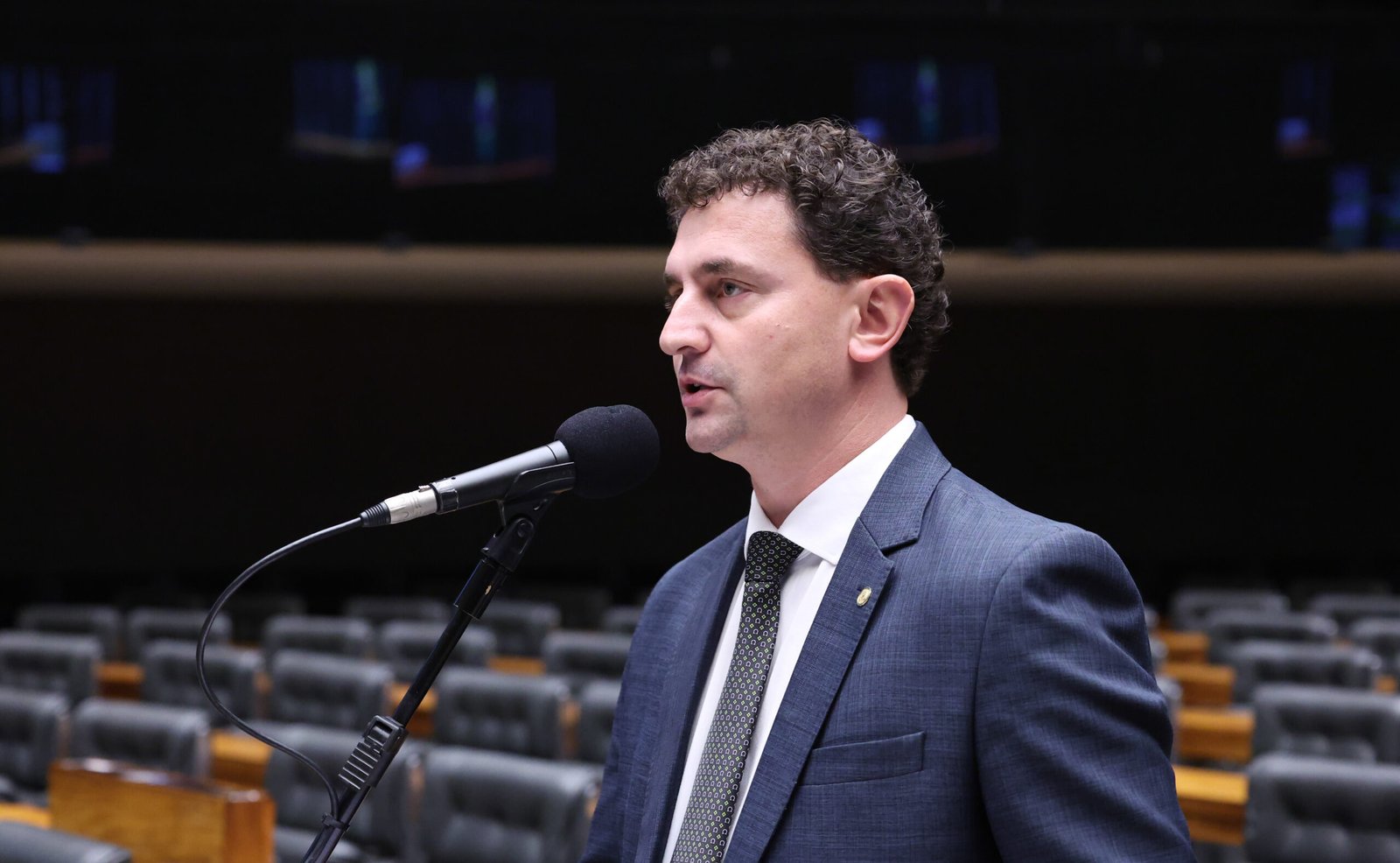 Câmara aprova projeto que regulariza terras ocupadas antes de áreas protegidas