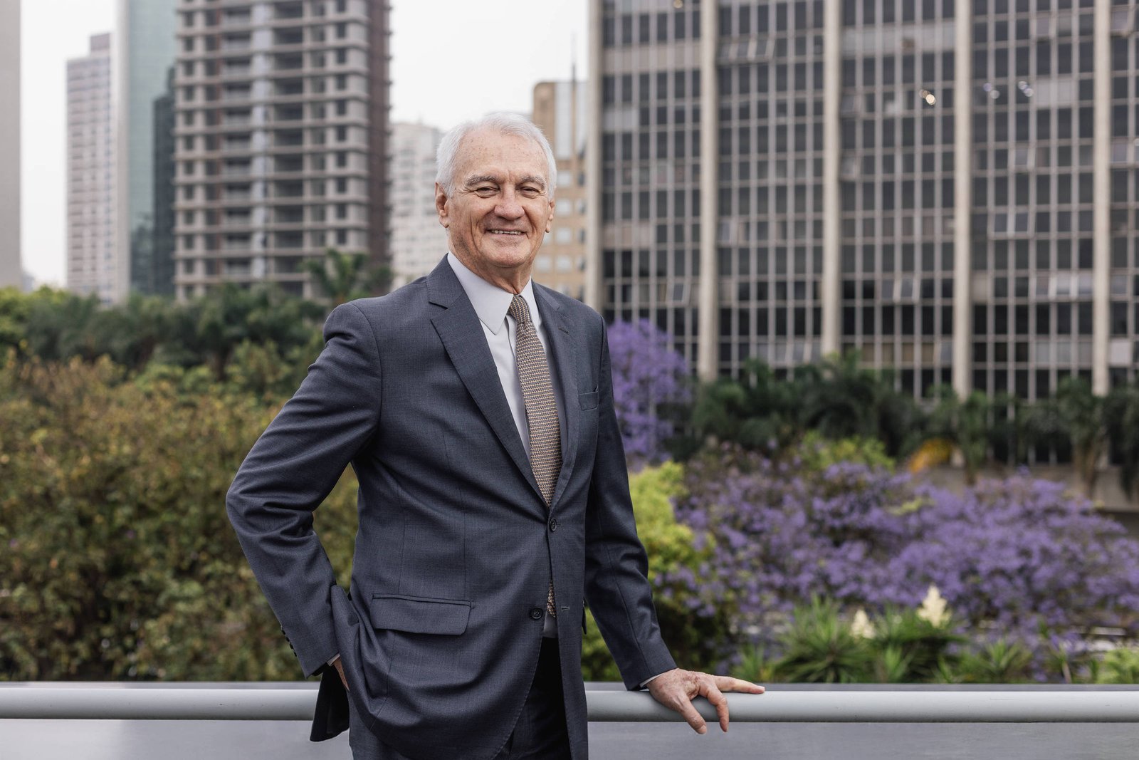 Novo presidente da Fecomerciosp critica mudanças na jornada de trabalho e questiona voto de beneficiários do Bolsa Família