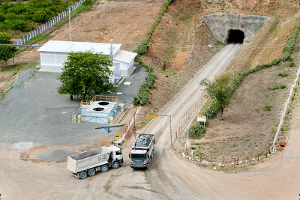 Ferbasa recebe R$ 43,8 milhões do BNDES para nova planta de carvão vegetal na Bahia