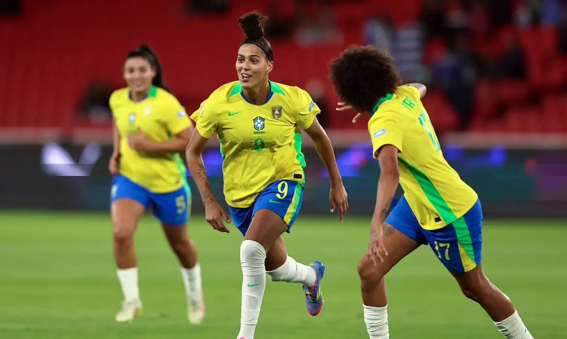 Governo federal isenta empresas do ISS para a Copa do Mundo Feminina de 2027