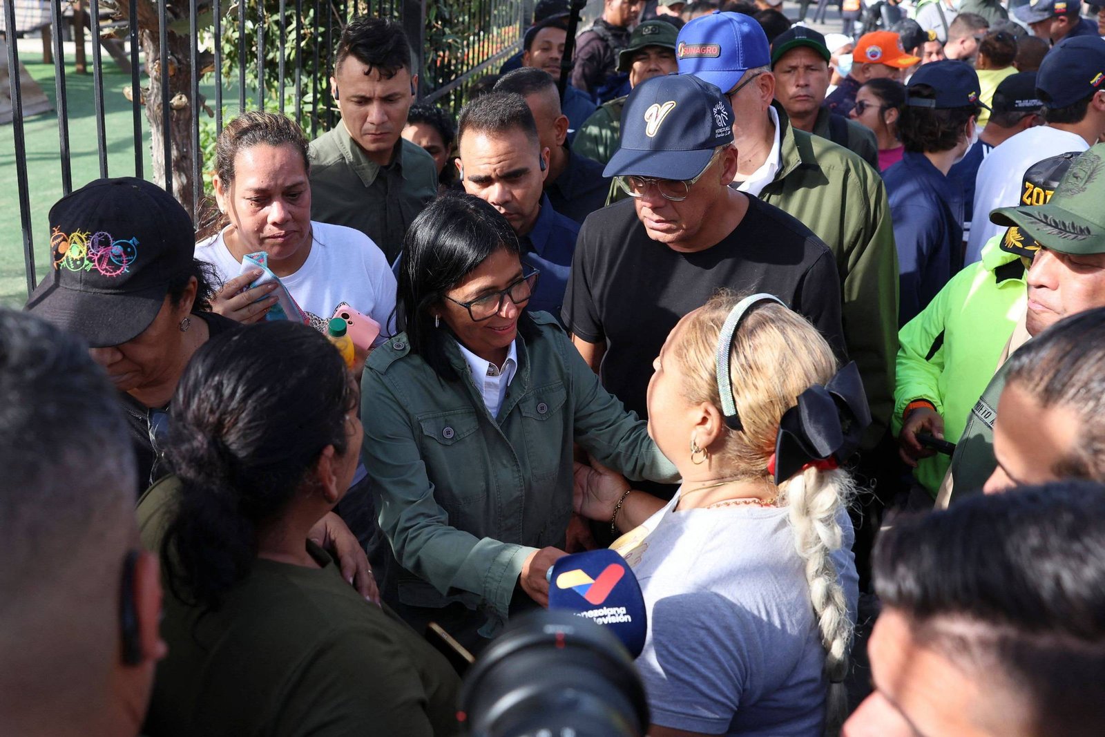 Venezuela: regime é acusado de politizar ajuda após terremotos devastadores