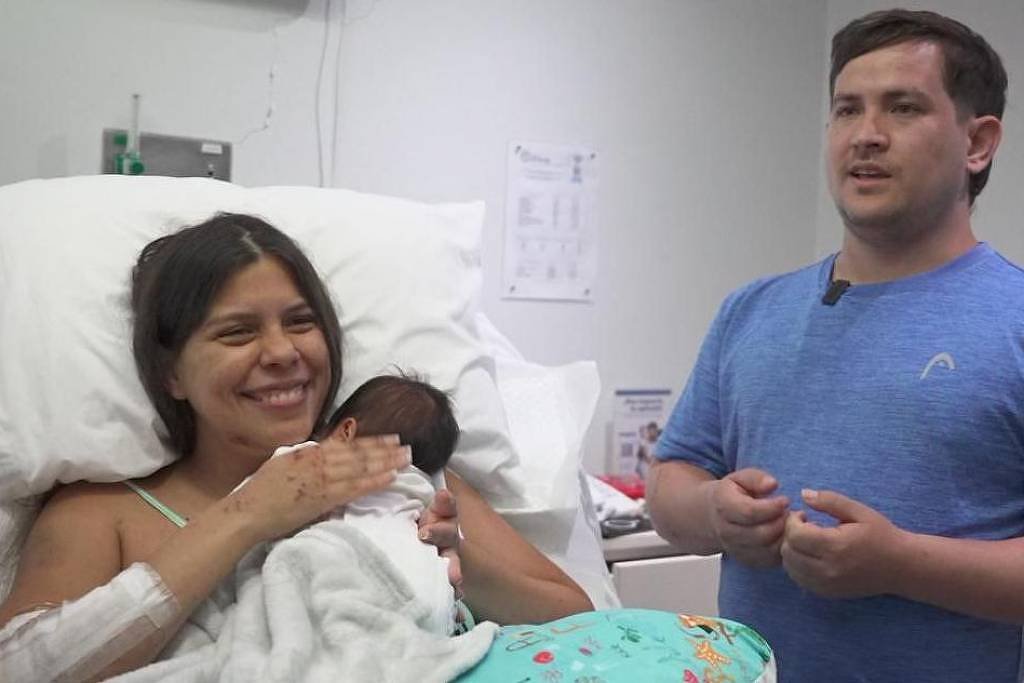Mãe resgatada com filho de 18 dias relata como a maternidade a manteve viva após terremoto na Venezuela