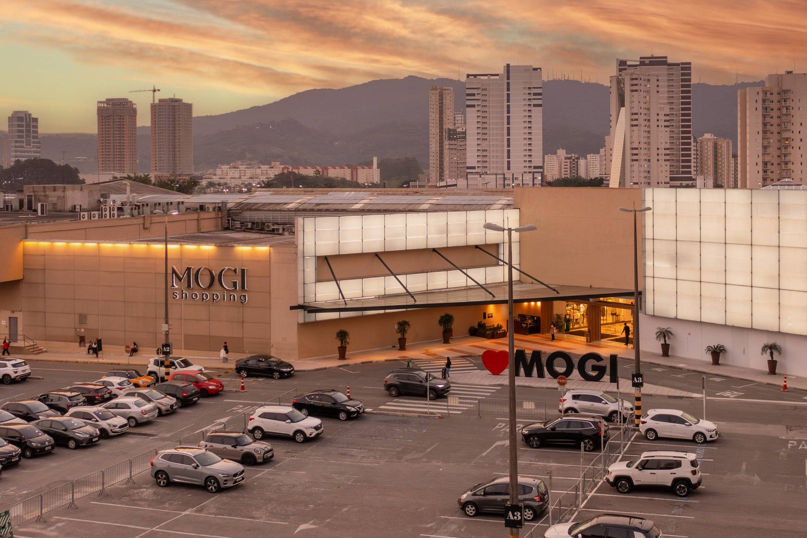Academias e serviços de saúde se tornam âncoras em shoppings, aponta HBR Realty