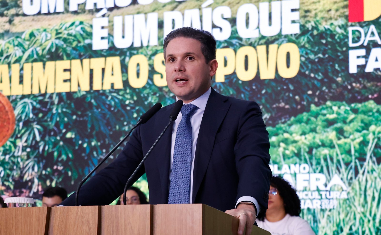 Hugo Motta defende subvenção de R$ 12 por tonelada para cana-de-açúcar no Nordeste