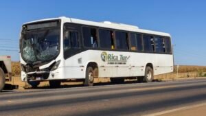 Engavetamento na Br-070 em Primavera do Leste deixa uma pessoa ferida