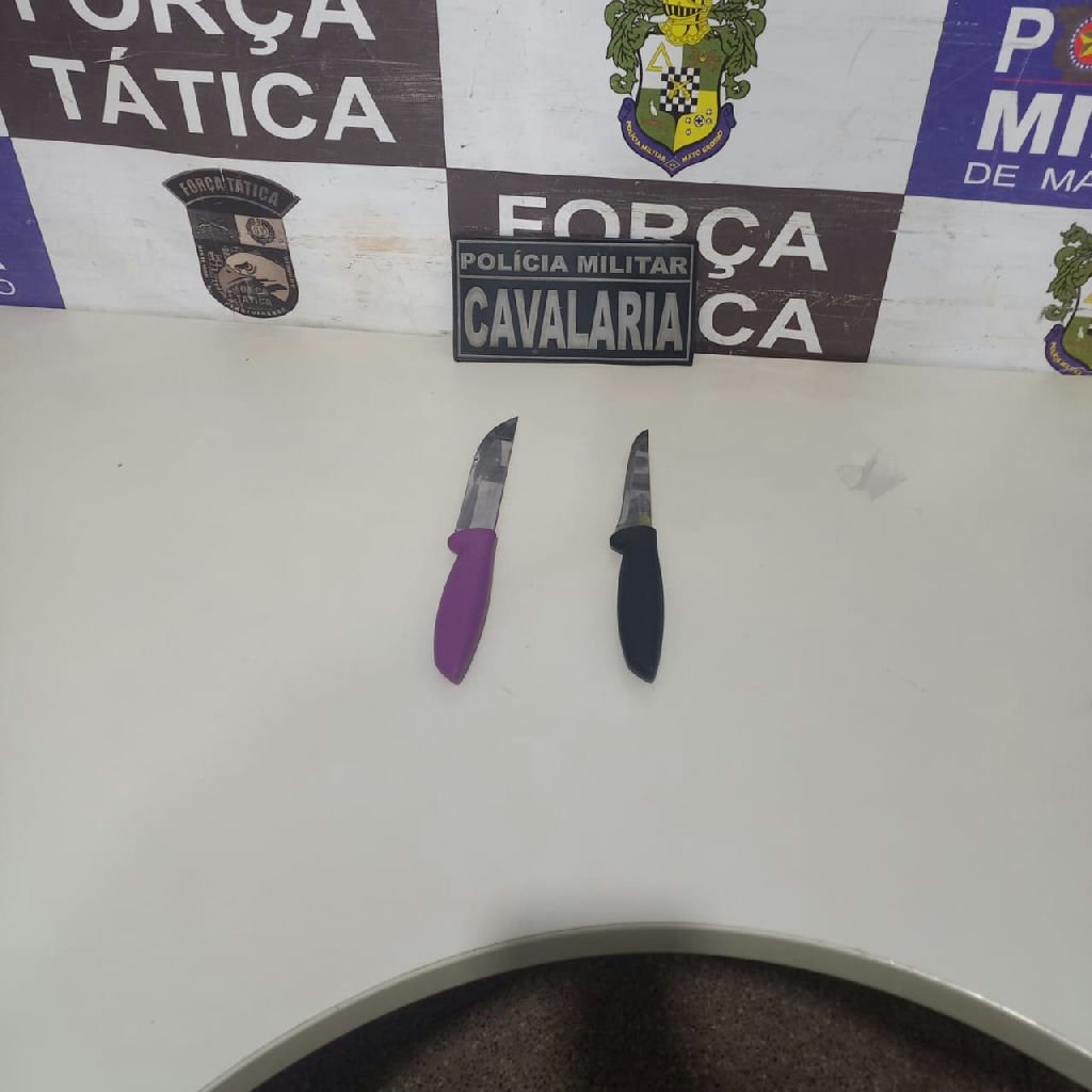 Homem é detido após ameaçar esposa e filha com facas em Rondonópolis