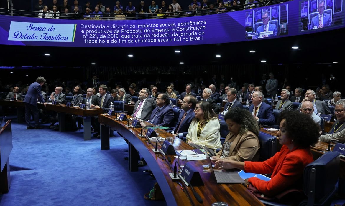 Debate no Senado sobre PEC 6x1 gera divisão entre empresários e sindicatos