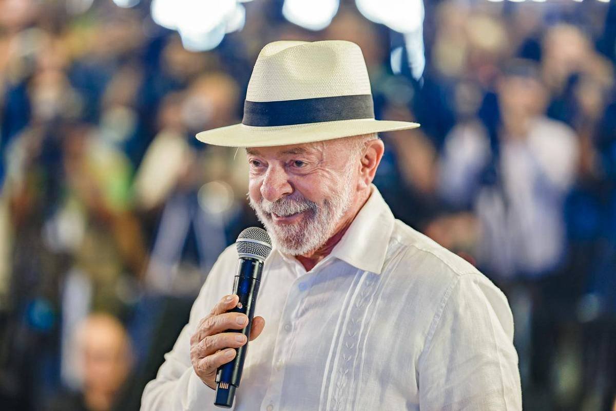 Lula inicia construção de megaponte na Bahia e critica especulação imobiliária