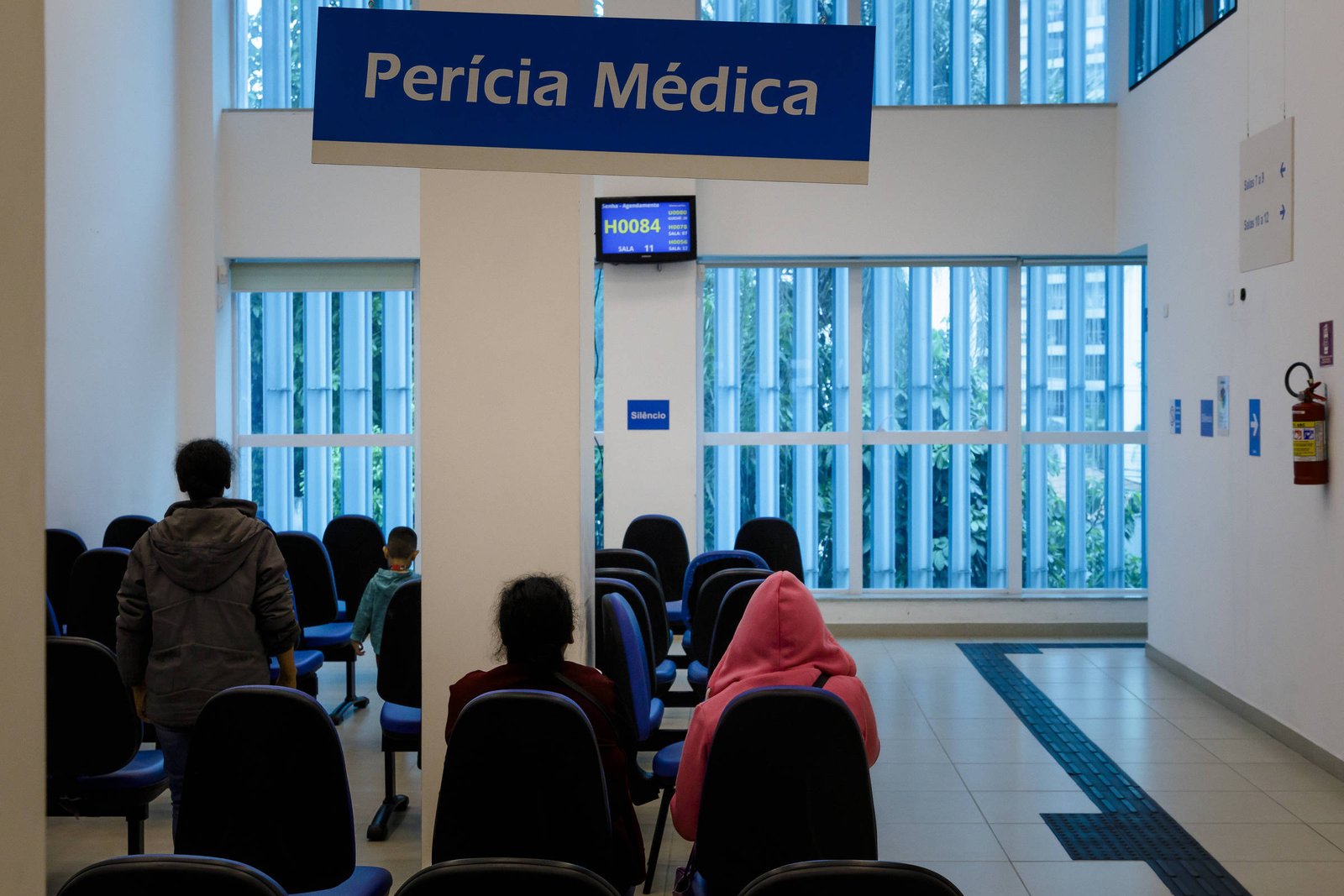 Fila da perícia do INSS registra queda de 59% e atinge menor nível em quase três anos