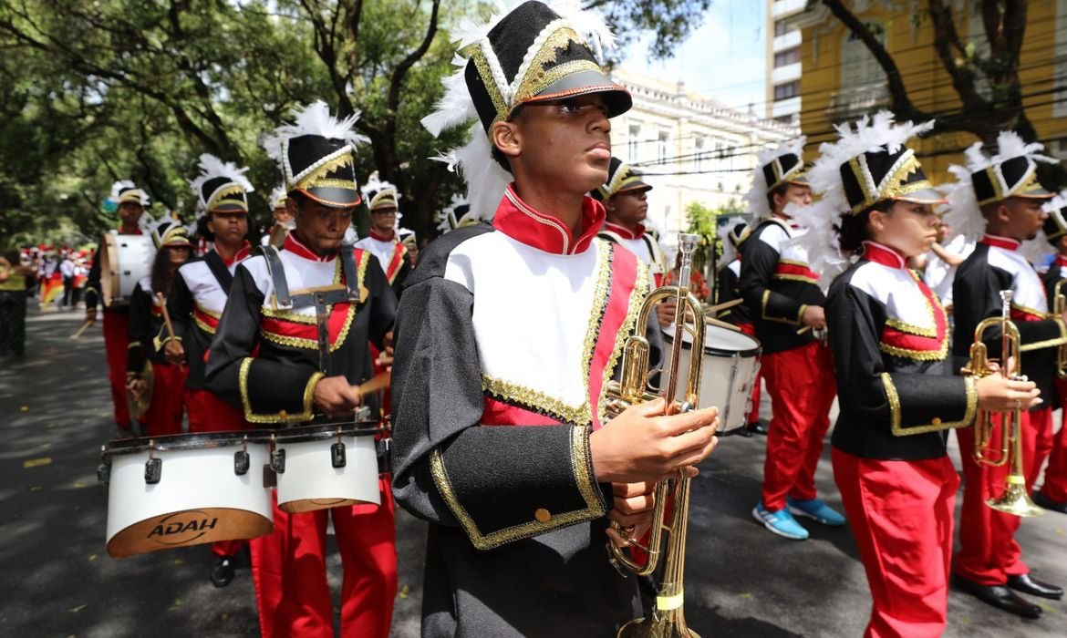 Fanfarras mantêm viva a tradição nos desfiles da Independência Baiana