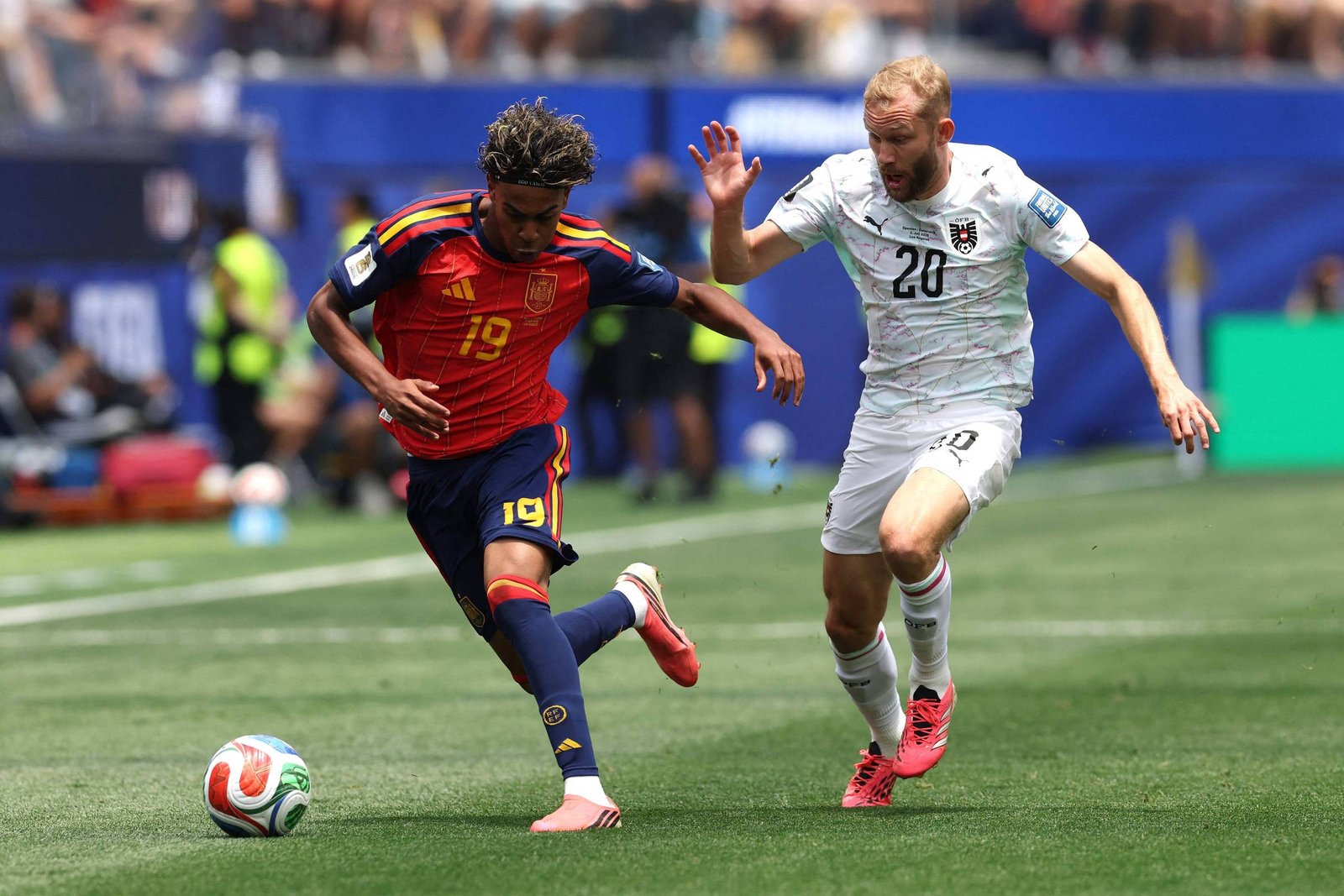 Espanha avança para as oitavas da Copa após vitória convincente sobre a Áustria